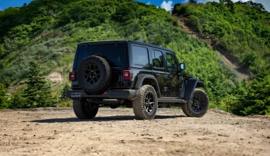 Αυτή είναι η πιο dark έκδοση του Jeep Wrangler