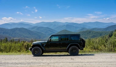 Αυτή είναι η πιο dark έκδοση του Jeep Wrangler
