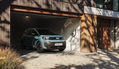 Νέο Dacia Spring: Το είδαμε από κοντά στο Παρίσι - Οι πρώτες τιμές