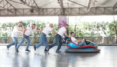 Συγκρουόμενα στο ALLOU FUN PARK