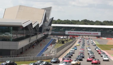 1.208 Porsche 911 στην πίστα