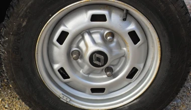 ΟΔΗΓΟΥΜΕ Renault 4L: Βασικά πρωτοποριακό