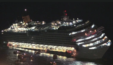 LIVE: Ανέλκυση του ναυαγίου Costa Concordia