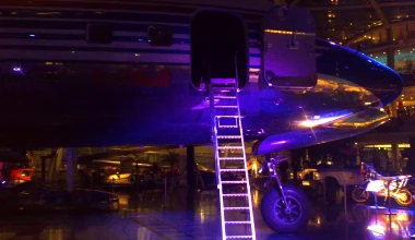 Ο μαγικός κόσμoς της Hangar-7 