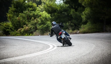 Audi RS3 vs Ducati Multistrada 1200