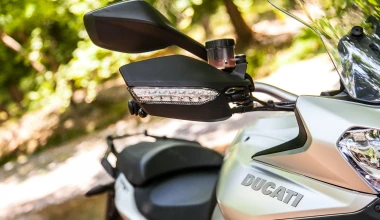 Audi RS3 vs Ducati Multistrada 1200