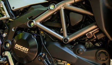 Audi RS3 vs Ducati Multistrada 1200