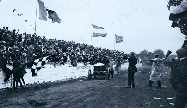 Καρό σημαία: η ιστορία