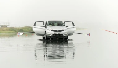 Video: Nissan Note με κουπιά