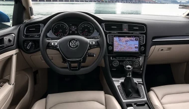 Volkswagen Golf Variant & Cross_up στο Athens Motor Show 2013