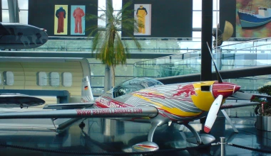 Ο μαγικός κόσμoς της Hangar-7