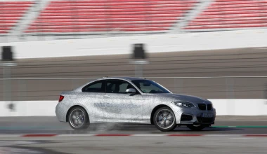 BMW M235i: drift-άρει και χωρίς οδηγό (VIDEO)