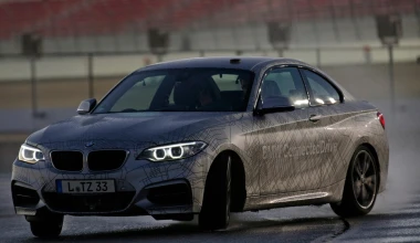 BMW M235i: drift-άρει και χωρίς οδηγό (VIDEO)