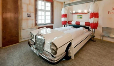 Καναπές και κρεβάτι για τους «πιστούς»