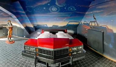 Καναπές και κρεβάτι για τους «πιστούς»