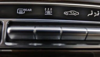 ΟΔΗΓΟΥΜΕ: Mercedes-Benz V-Class