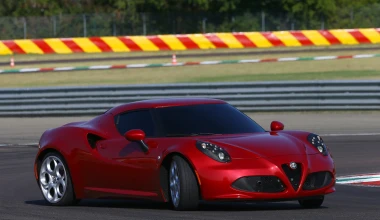 Alfa Romeo 4C: Στο μικροσκόπιο