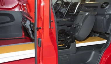 ΟΔΗΓΟΥΜΕ Opel Vivaro 2014