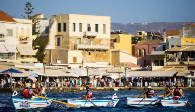 Red Bull Varkada: Κουπί με κουπί