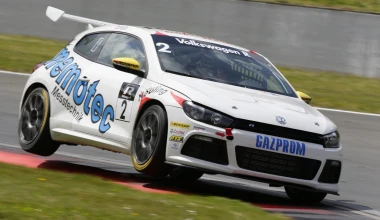 VW Scirocco R-Cup: Playmate με μπαλακλάβα