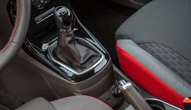 ΔΟΚΙΜΑΖΟΥΜΕ Ford Fiesta Black Edition 1.0 140 PS