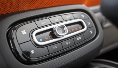 ΟΔΗΓΟΥΜΕ τα νέα Smart Fortwo & Forfour 