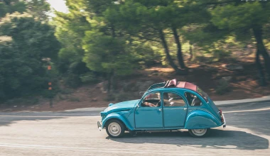 Ένα 2CV στον δρόμο του Cactus