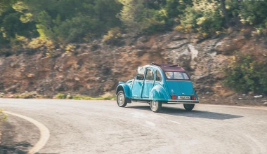 Ένα 2CV στον δρόμο του Cactus