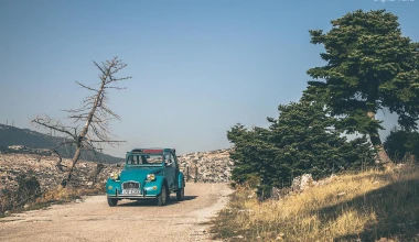 Ένα 2CV στον δρόμο του Cactus