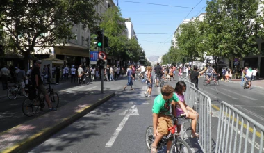Πανεπιστημίου: κλειστή στα ΙΧ, ανοιχτή στον κόσμο