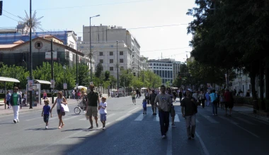 Πανεπιστημίου: κλειστή στα ΙΧ, ανοιχτή στον κόσμο