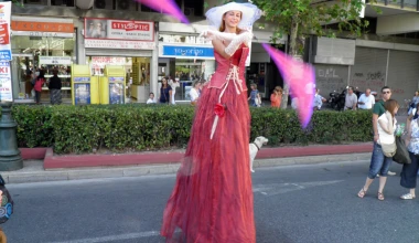 Πανεπιστημίου: κλειστή στα ΙΧ, ανοιχτή στον κόσμο