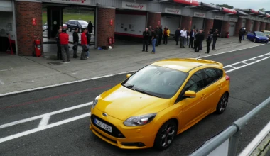 Ford Focus ST @ Brands Hatch