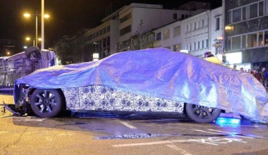 BMW 7άρα υπό δοκιμή τρακάρει με όχημα της Αστυνομίας