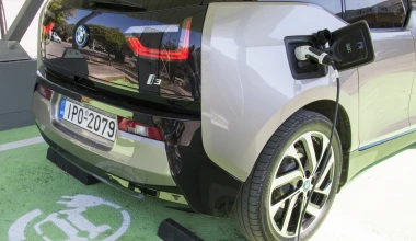 Ηλιακός Σταθμός Φόρτισης οχημάτων στην Αθήνα