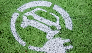 Ηλιακός Σταθμός Φόρτισης οχημάτων στην Αθήνα