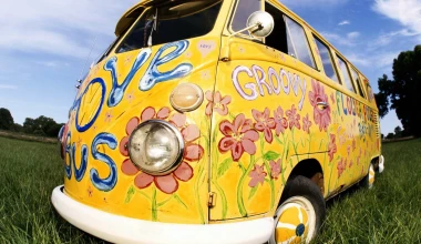 Το αυτοκίνητο των λουλουδιών στα… θυμαράκια