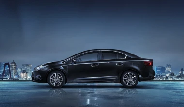ΟΔΗΓΟΥΜΕ: Νέο Toyota Avensis 2015