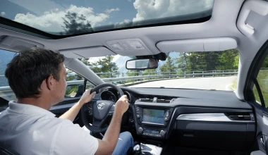 ΟΔΗΓΟΥΜΕ: Νέο Toyota Avensis 2015