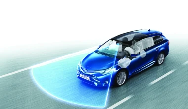 ΟΔΗΓΟΥΜΕ: Νέο Toyota Avensis 2015