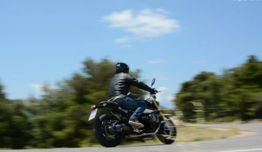 BMW 220i Cabrio vs BMW R nineT
