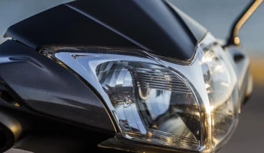 Νέο παπί Honda Supra-X 125 Helmin