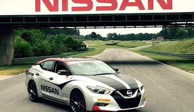 Nissan Maxima ως safety car