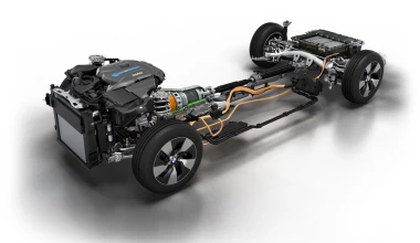 Νέα BMW 330e plug-in hybrid στη Φρανκφούρτη