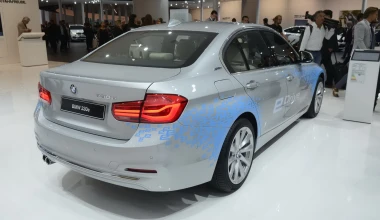 Νέα BMW 330e plug-in hybrid στη Φρανκφούρτη