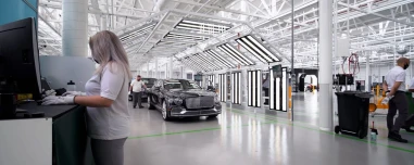 Η κυρία που υποκλίνονται στη Bentley – Κάθε απαίτησή της γίνεται πράξη