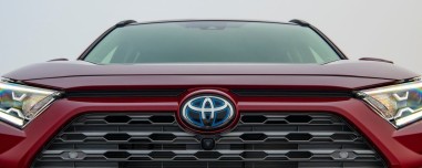 Το SUV της Toyota που κρατάει για χρόνια την τιμή του – Υβριδικό και best seller