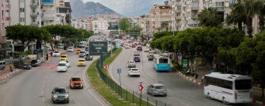 Η γειτονική χώρα που πουλάει το diesel 2,760 ευρώ το λίτρο – Έχει μέσο μισθό 1.000 ευρώ