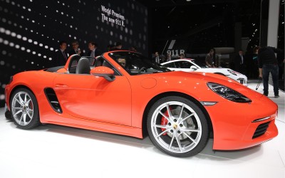 Αποκάλυψη της νέας Porsche 718 Boxster (S)