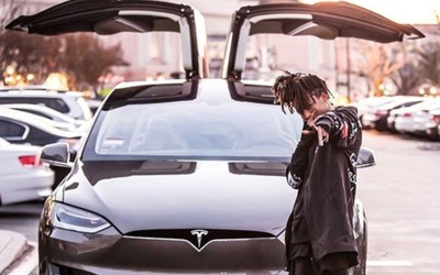 Ο γιος του W. Smith με Tesla Model X